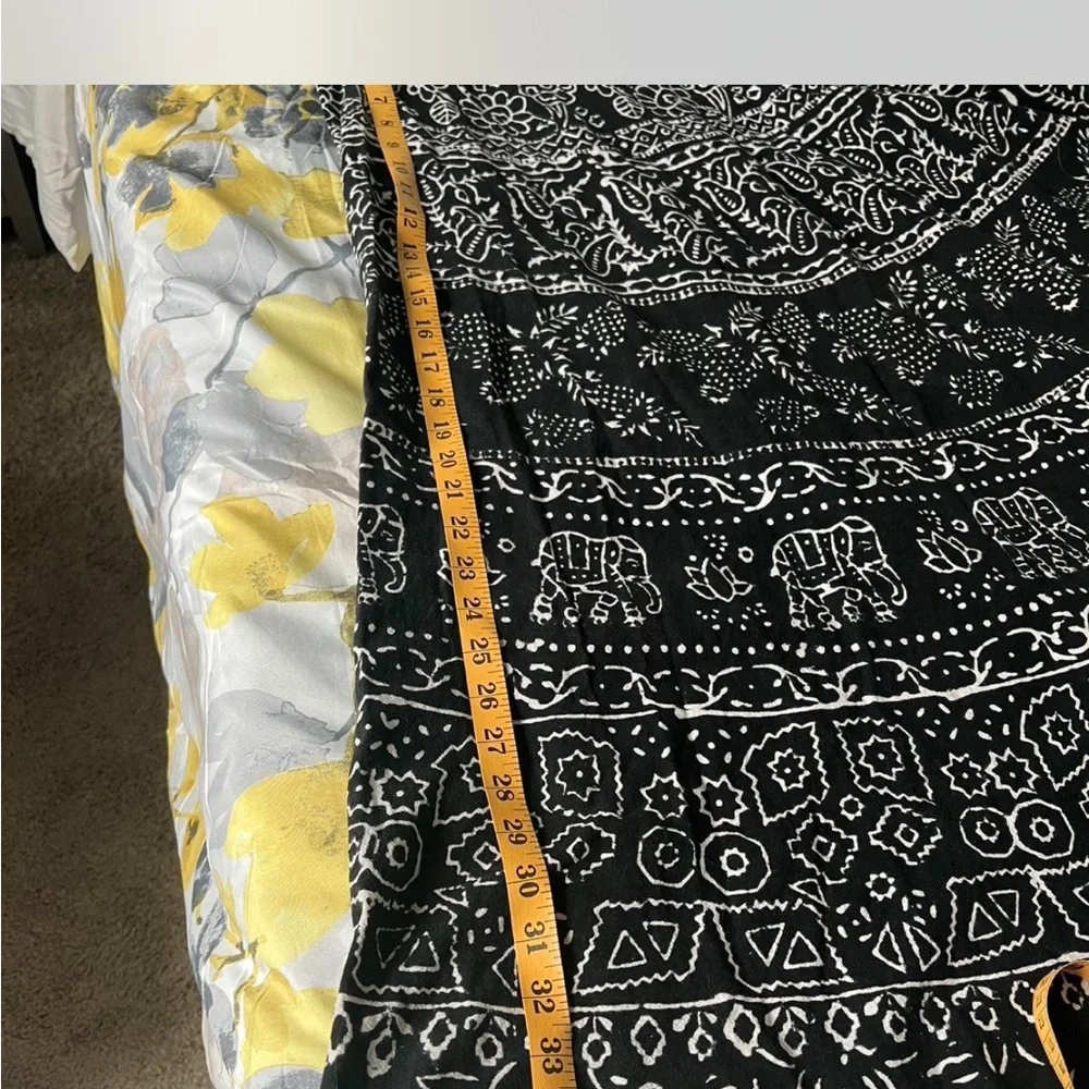 Elegant Black and White Patterned Maxi Skirt - Picture 5 of 8